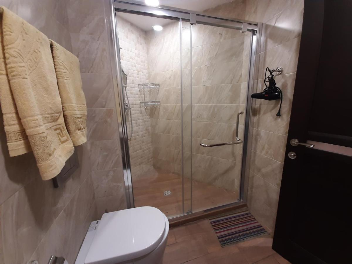 Pride Properties Welcomes You At 17 Buzant St 11-166 Yerevan Armenia ภายนอก รูปภาพ