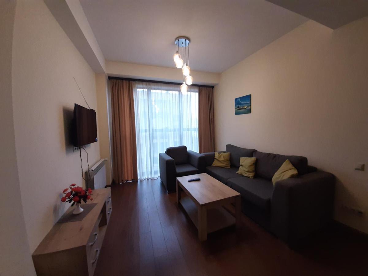 Pride Properties Welcomes You At 17 Buzant St 11-166 Yerevan Armenia ภายนอก รูปภาพ