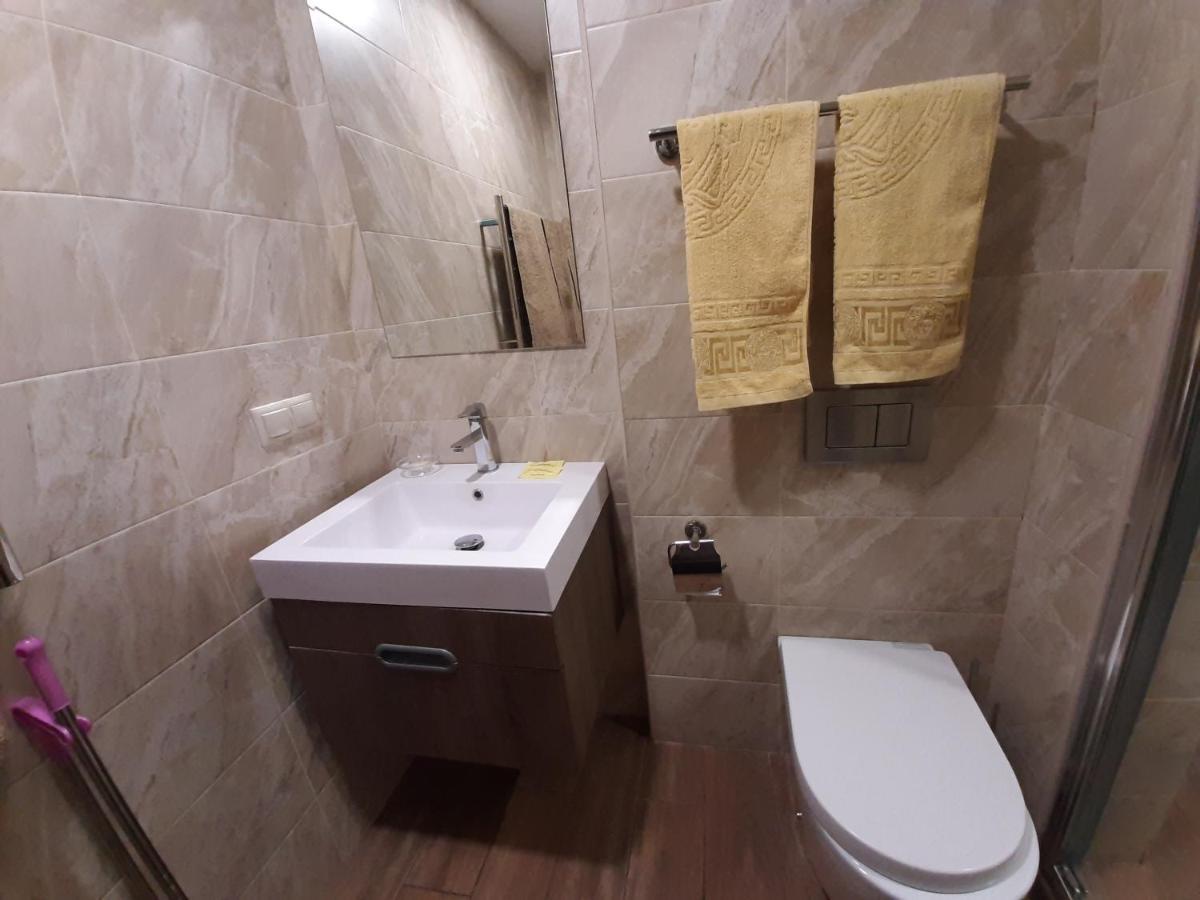 Pride Properties Welcomes You At 17 Buzant St 11-166 Yerevan Armenia ภายนอก รูปภาพ