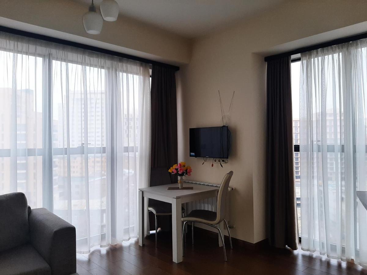 Pride Properties Welcomes You At 17 Buzant St 11-166 Yerevan Armenia ภายนอก รูปภาพ