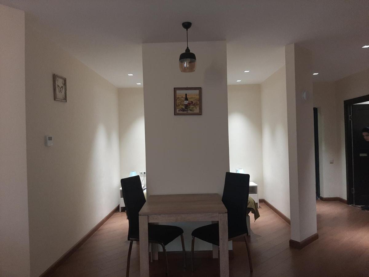 Pride Properties Welcomes You At 17 Buzant St 11-166 Yerevan Armenia ภายนอก รูปภาพ
