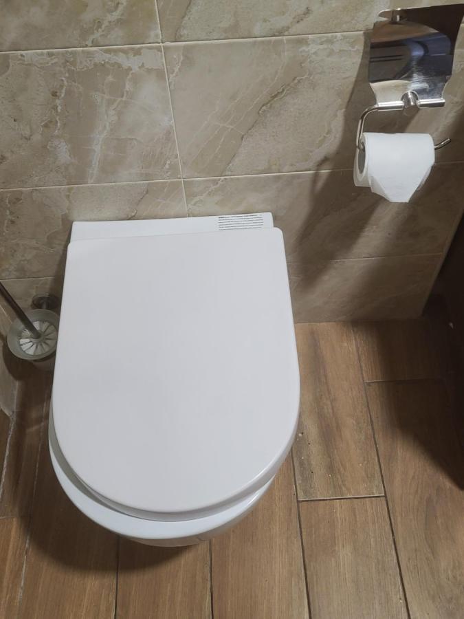 Pride Properties Welcomes You At 17 Buzant St 11-166 Yerevan Armenia ภายนอก รูปภาพ