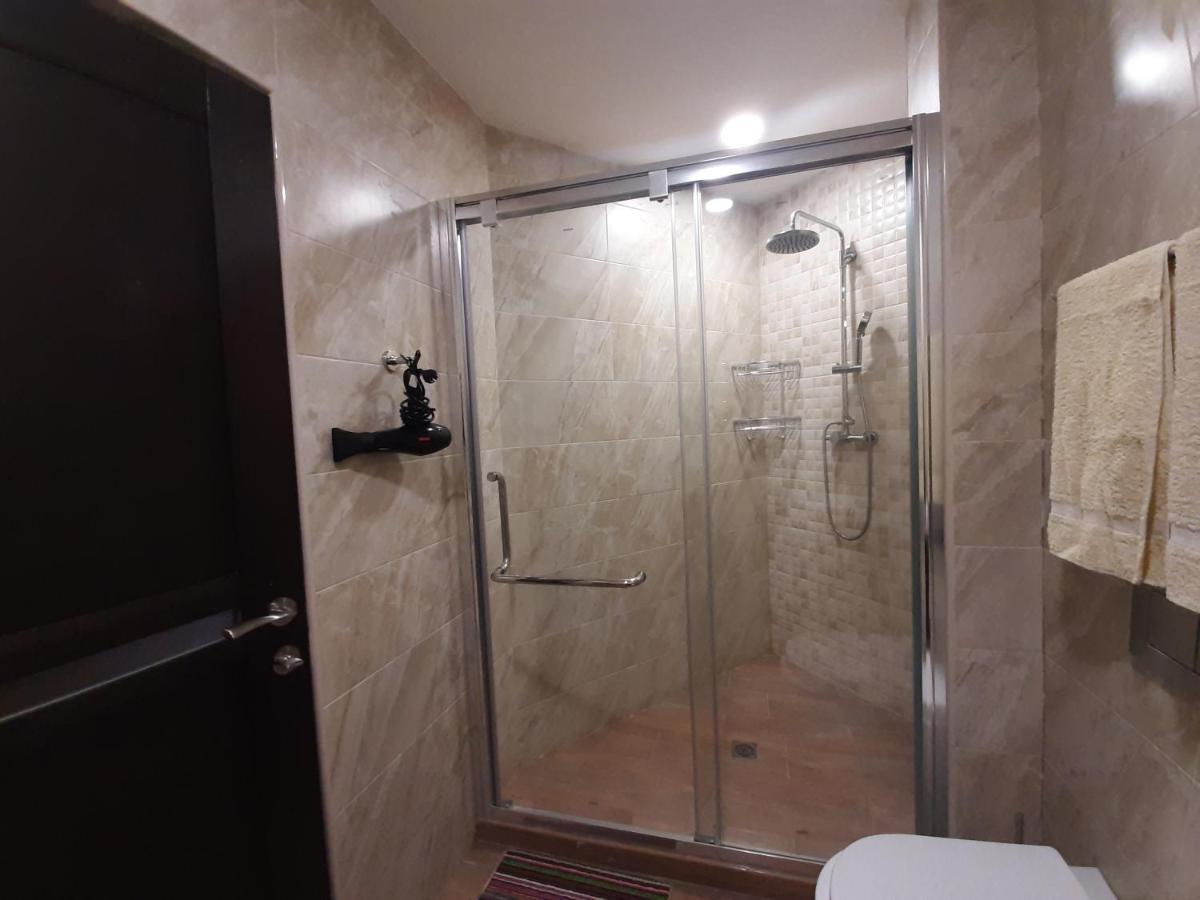 Pride Properties Welcomes You At 17 Buzant St 11-166 Yerevan Armenia ภายนอก รูปภาพ