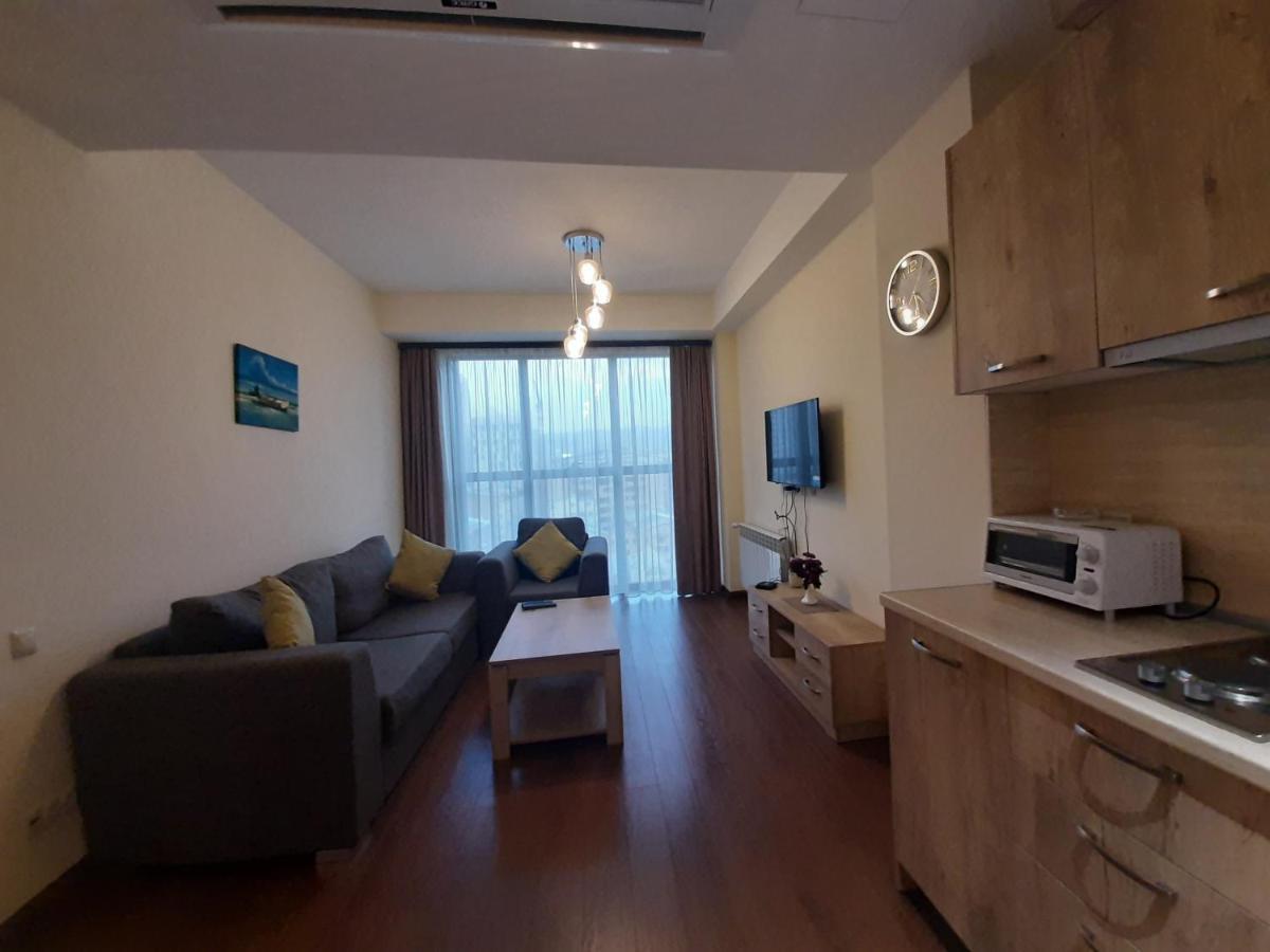 Pride Properties Welcomes You At 17 Buzant St 11-166 Yerevan Armenia ภายนอก รูปภาพ